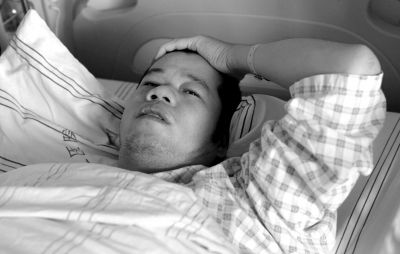 一籌莫展的羅智?！赌戏蕉际袌?bào)》供圖