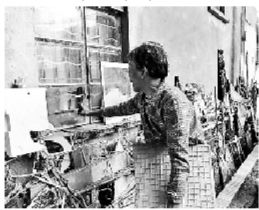 老人家中被盜四次，因而如此來保護(hù)自己