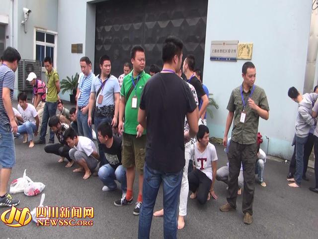 公安局管抓捕詐騙公司現(xiàn)場（警方視頻截圖）。