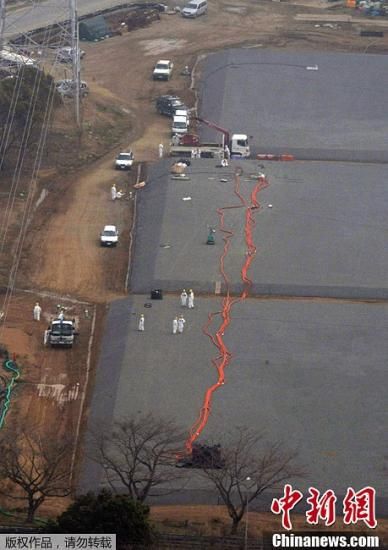 東京電力公司福島第一核電站一儲(chǔ)水池4月5日發(fā)生污水泄漏事故，維修人員自4月6日起，開(kāi)始使用5臺(tái)水泵進(jìn)行污水轉(zhuǎn)移作業(yè)，目前已成功轉(zhuǎn)移13000噸污水，但是仍有47噸發(fā)生了泄露。事故發(fā)生3天以來(lái)，泄漏污水總量約167噸。