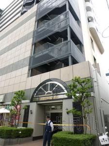 5月27日，埼玉縣蕨市一公寓樓發(fā)生疑似強(qiáng)迫殉情案，一名日本人男性和一名中國籍女性死亡。