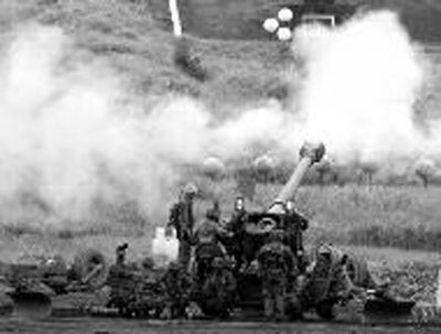 24日，日本陸上自衛(wèi)隊(duì)在進(jìn)行演練