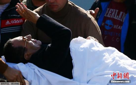 　埃及法院29日作出終審判決，裁決前總統(tǒng)穆巴拉克涉嫌謀殺示威者一案不成立，穆巴拉克將無罪釋放。圖為穆