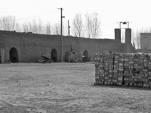 東張巨村的磚窯廠。