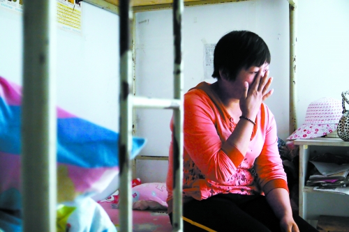 提起兒子的事，她忍不住落淚