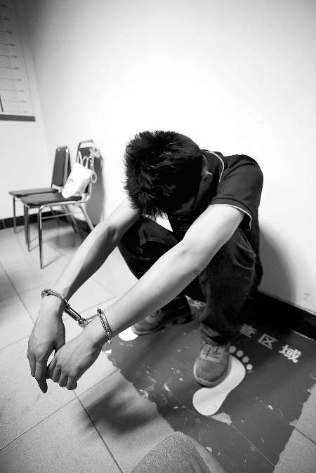 鄭州男子無(wú)照夜駕釀車(chē)禍 致2人死毀3個(gè)家庭