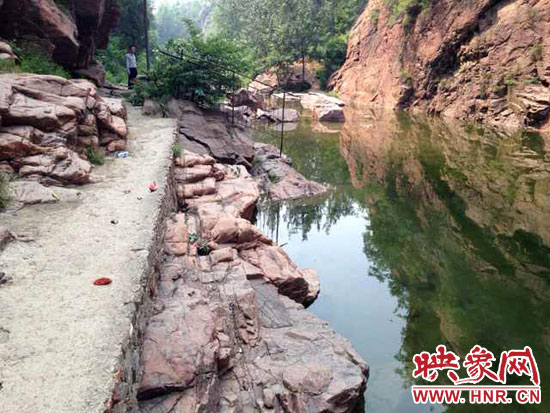 游客落水處。