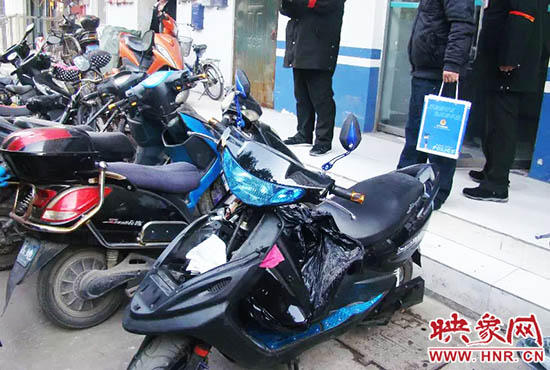 被撬的電動(dòng)車。