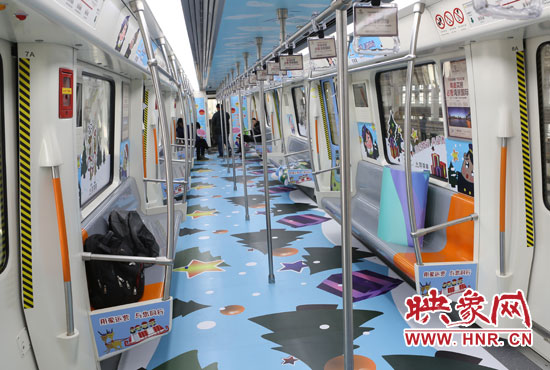 在活動進行過程中，乘客還可發(fā)揮創(chuàng)意，編寫與車廂主題小動物相關的小故事。