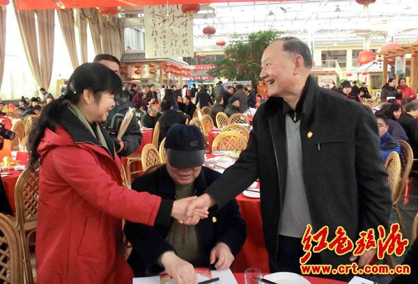 各地舉行毛澤東誕辰119周年紀(jì)念活動(dòng)