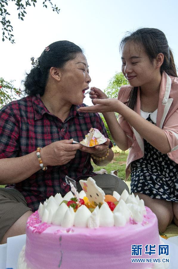 那些年，感動(dòng)過我們的母親