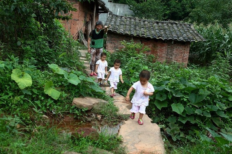 高齡產婦和她的三個娃