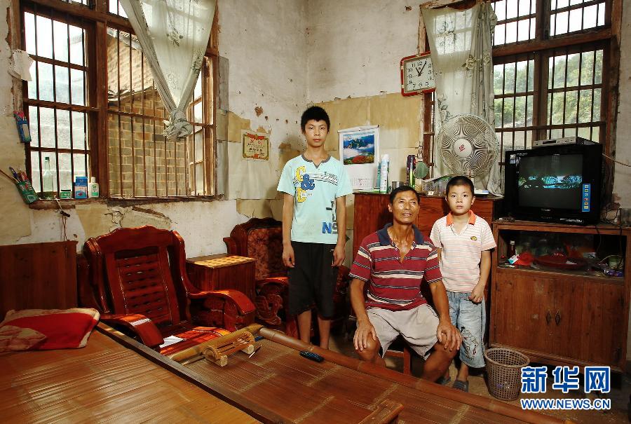 農(nóng)場棚戶區(qū)的最后留守家庭：留下的是回憶，迎來的是幸福