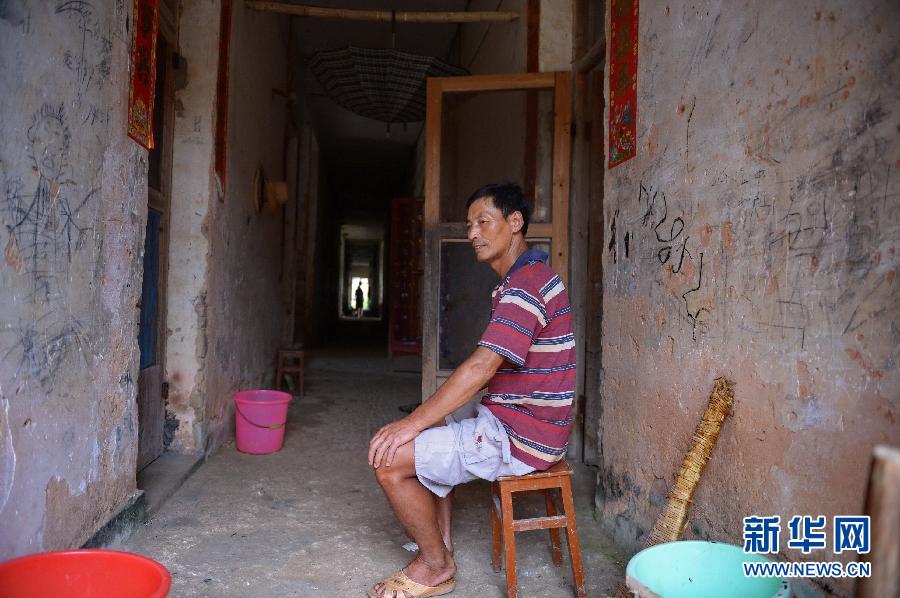 農(nóng)場棚戶區(qū)的最后留守家庭：留下的是回憶，迎來的是幸福