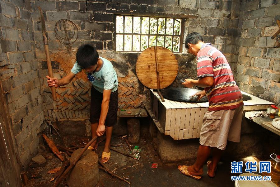 農(nóng)場棚戶區(qū)的最后留守家庭：留下的是回憶，迎來的是幸福