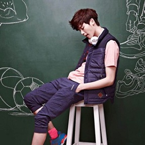 李鐘碩寫(xiě)真學(xué)生風(fēng)