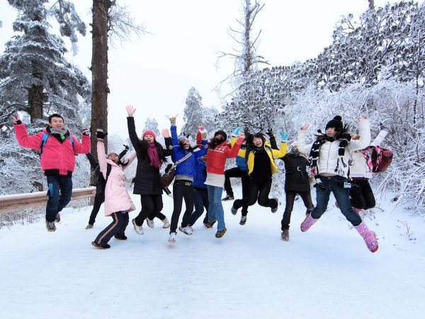 沐浴拜佛峨眉山，吉祥如意大家沾
