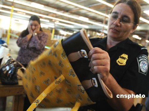 出國旅游海關(guān)檢查有講究 啥能帶啥不能帶？