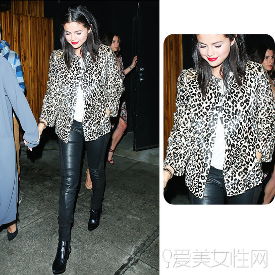 明星穿皮褲配豹紋，酷感十足