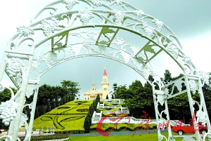 龍鳳山莊有歐式古堡。