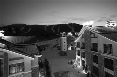 　　俯瞰亞布力,一個安靜的東北小鎮(zhèn),俄語“蘋果園”的意思?！? oldsrc=