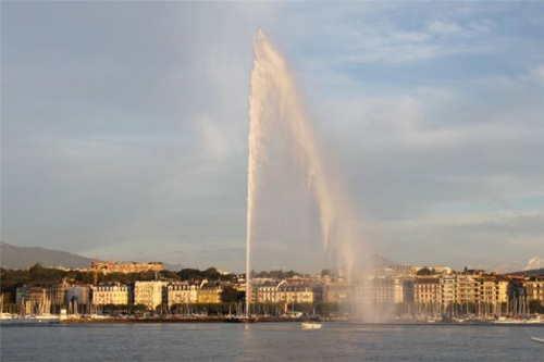 親近寧?kù)o大自然 盤(pán)點(diǎn)全球12大適宜度假的湖泊