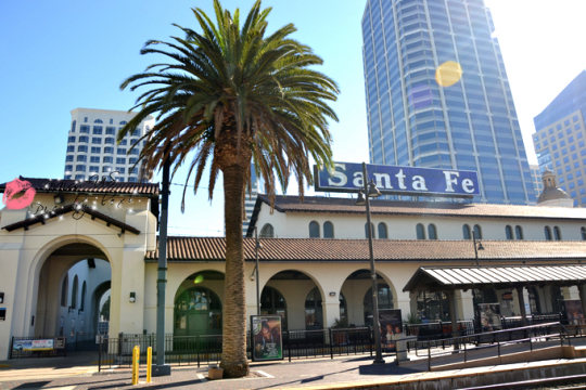 坐火車(chē)游美國(guó)