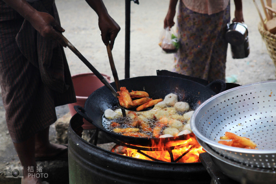 緬甸，繽紛的街邊平民小吃