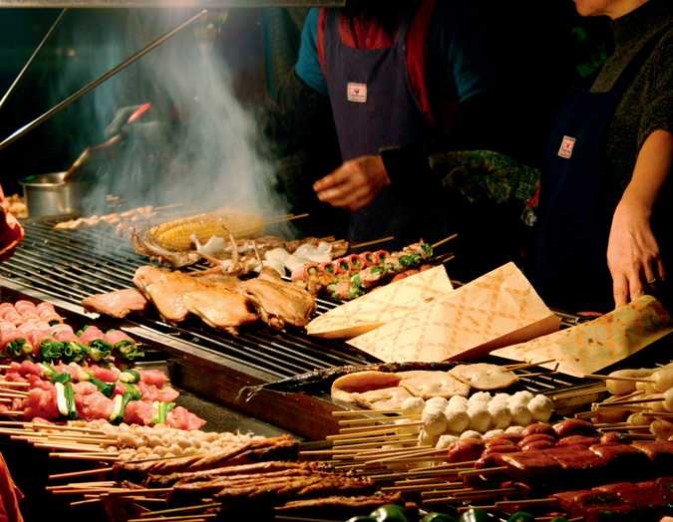 廟不離市、市不離廟的臺灣小吃