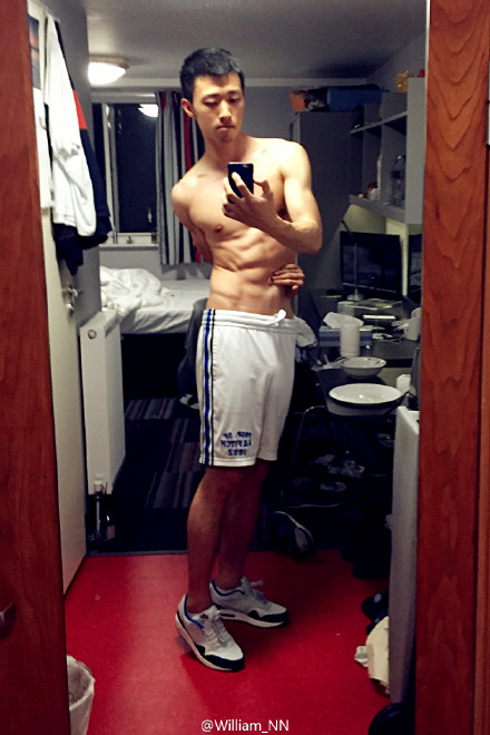 這么性感，你女朋友造？