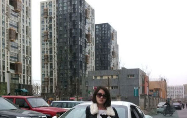 郭美美的座駕瑪莎拉蒂購于2011年4月2日，購車款為240萬元。