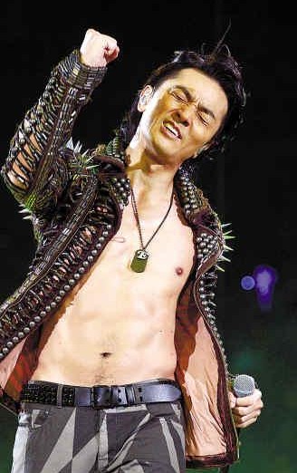 鄭伊健演唱會(huì)現(xiàn)場(chǎng)