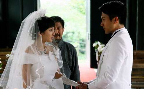 楊冪劉愷威婚紗造型。