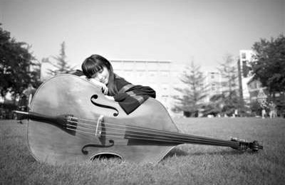 提琴專業(yè)的康康被稱為“人大女神”。