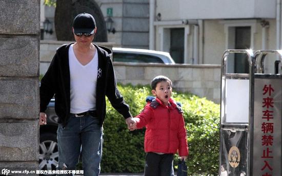 2015年4月馬景濤從舊宅開(kāi)車過(guò)來(lái)送小兒子上學(xué)