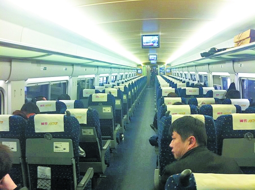 　春運(yùn)頭兩天，部分高鐵上座率并不高。