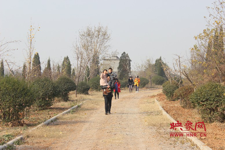 猜猜大家興高采烈的去哪？