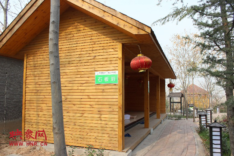 石板浴，躺在上面超級爽