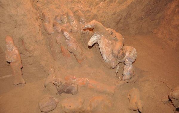 陜西省文物局對外公布了日前發(fā)掘的唐代女官上官婉兒墓葬的照片。