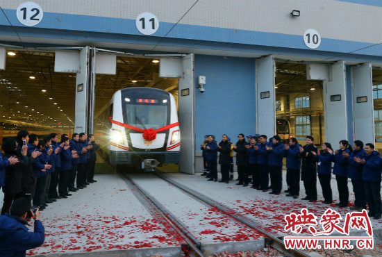 12月28日早上7點39分，編號為0111的列車駛出鄭東車輛段開往市體育中心站