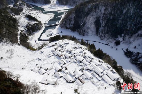 　　當(dāng)?shù)貢r(shí)間2014年2月17日，據(jù)日本媒體報(bào)道，日本關(guān)東甲信及日本東北等地區(qū)遭遇大雪。