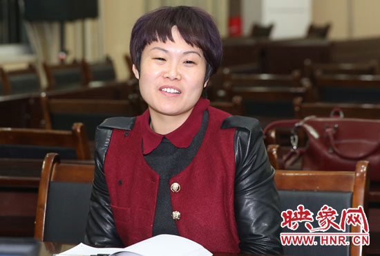 “焦裕祿式好干部”楊艷敏接受采訪。
