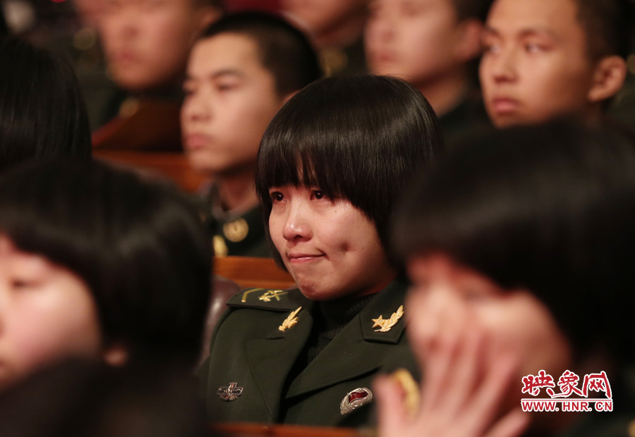 現(xiàn)場觀眾感動(dòng)落淚。