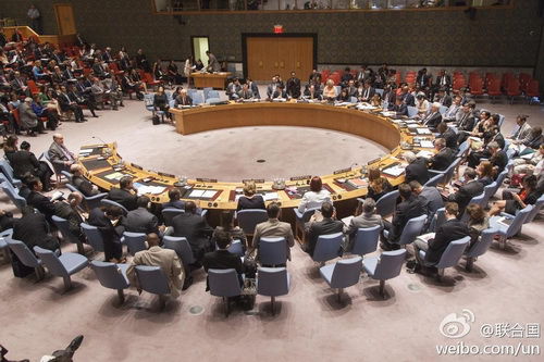 北京時(shí)間22日凌晨,聯(lián)合國(guó)安理會(huì)就澳大利亞提交的一份有關(guān)馬航墜機(jī)事件的決議草案進(jìn)行表決。