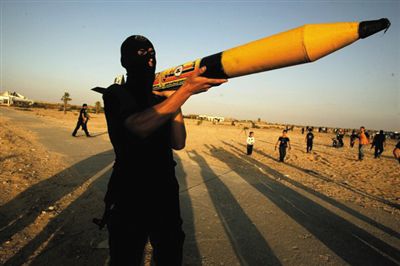 卡薩姆火箭：哈馬斯山寨版喀秋莎火箭，射程約10公里。