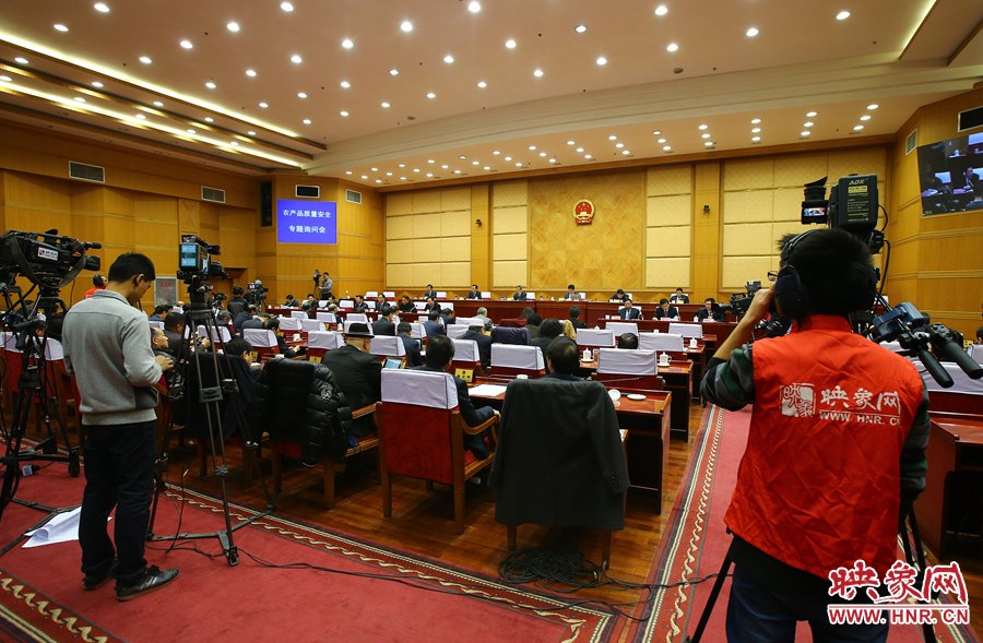 映象網(wǎng)對專題詢問會進(jìn)行全程直播。