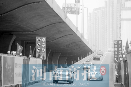 隴海路高架大學(xué)路南側(cè)西向東上橋匝道，后天就要封閉了