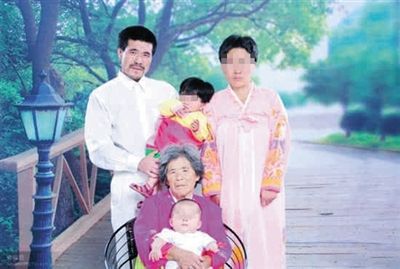 徐純合與家人合影。徐純合微博截圖