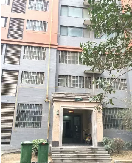 事發(fā)單元門(mén)