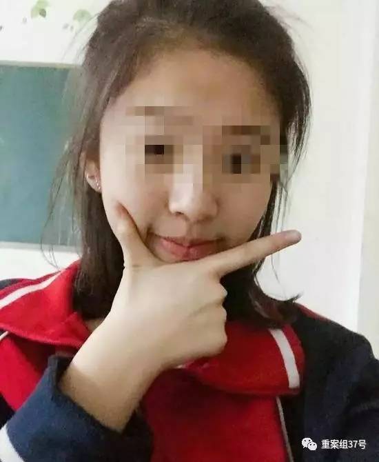 17歲高中男生教室里掐死女同學，被訴故意殺人和強奸